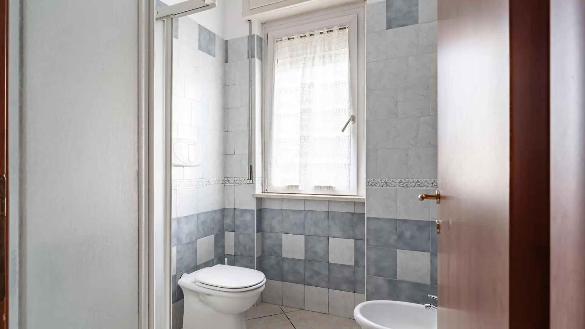 Ospedale Borgo Roma Cozy Studio W/Private Parking! Apartment Verona Italy